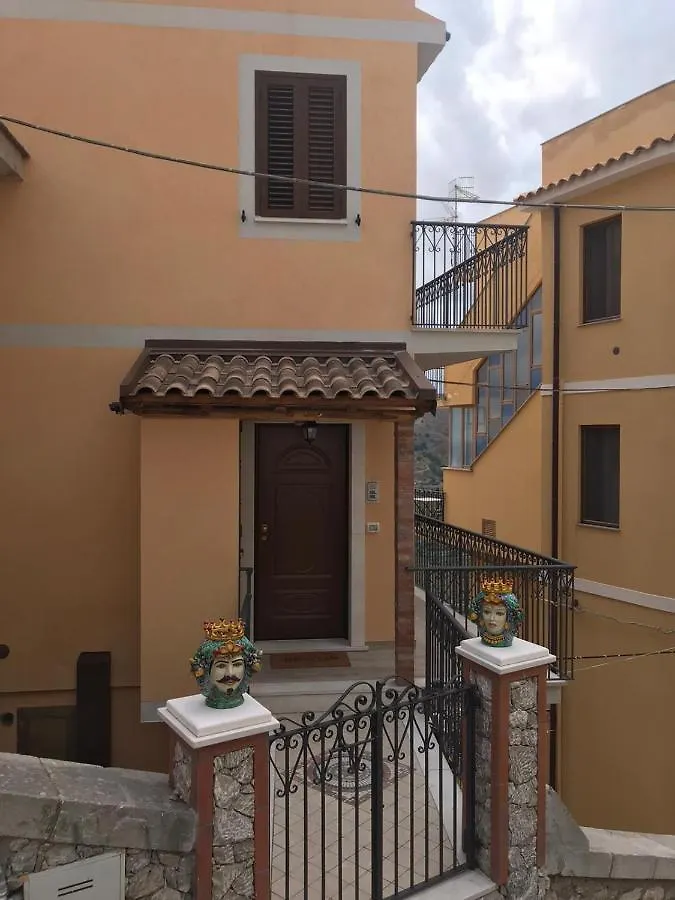 Casa Vacanza Cundari contacts