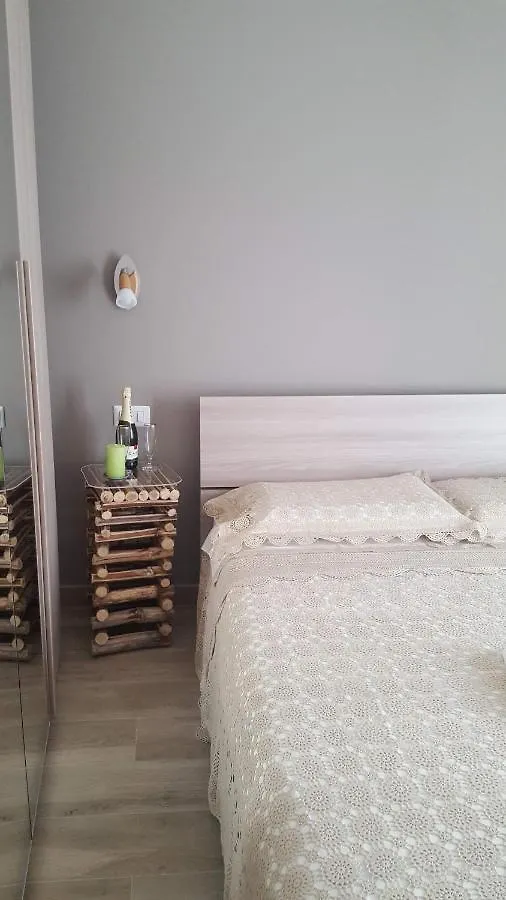 Apartment Casa Vacanza Cundari Castelmola Italy